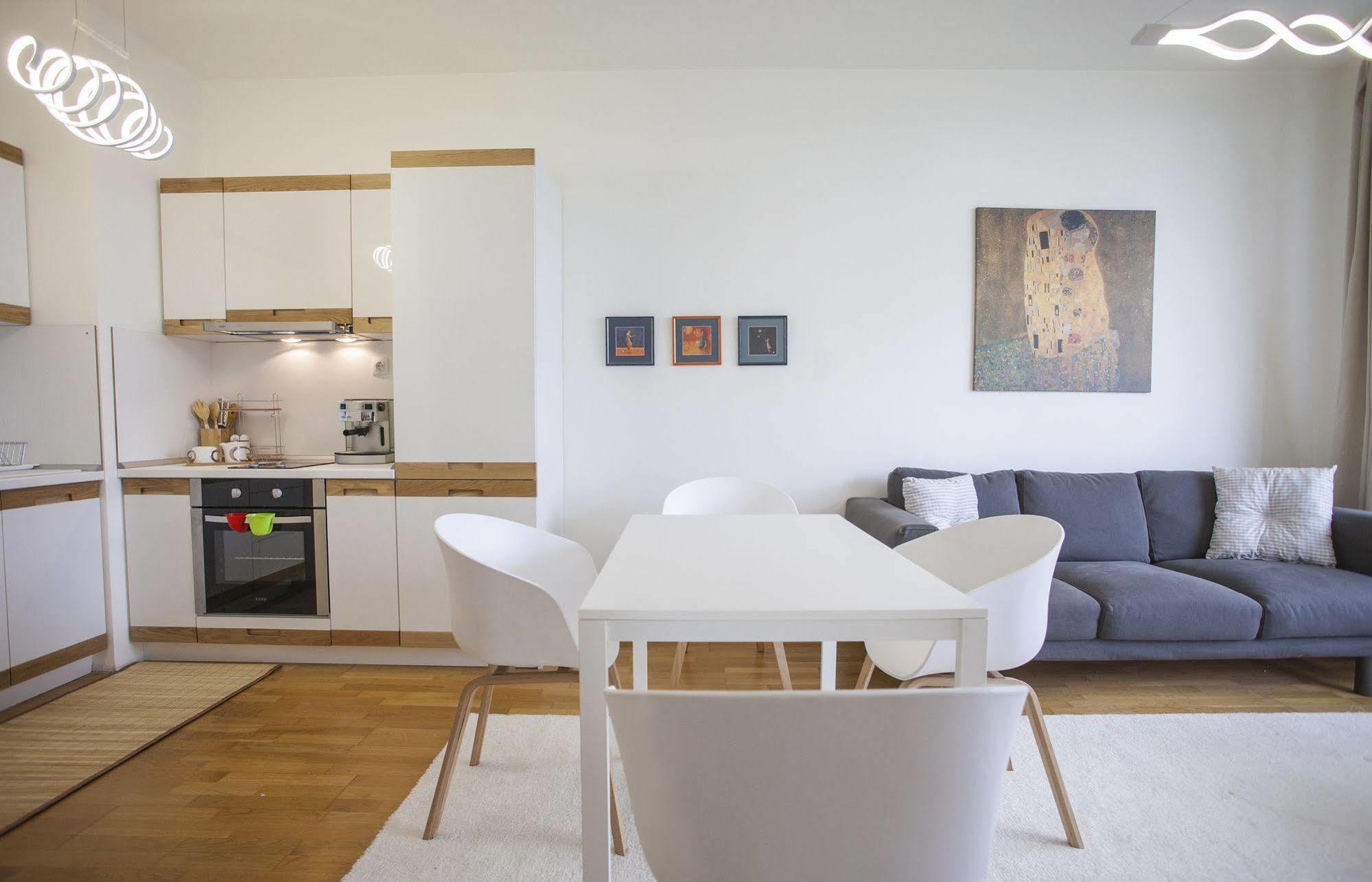 Presidency House Self Check-in Apartamento *